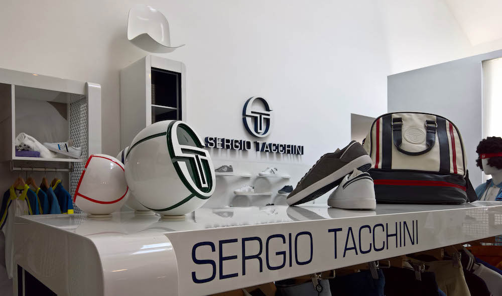 Sergio-Tacchini-show-room-by-nz.A Studio