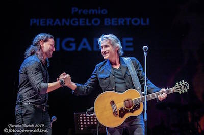 Premio-Pierangelo-Bertoli-Foto archivio 2019-Alberto Bertoli e Luciano Ligabue