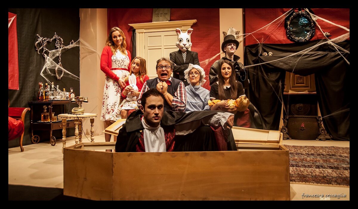 Teatro-Manzoni-la-famiglia-Transylvania