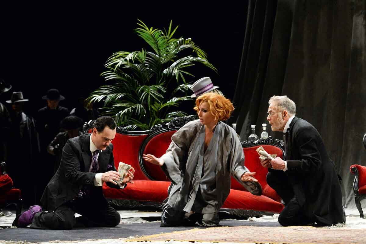 Piccolo-Teatro-Il-BerrettoaSonagli-Fotodiscena
