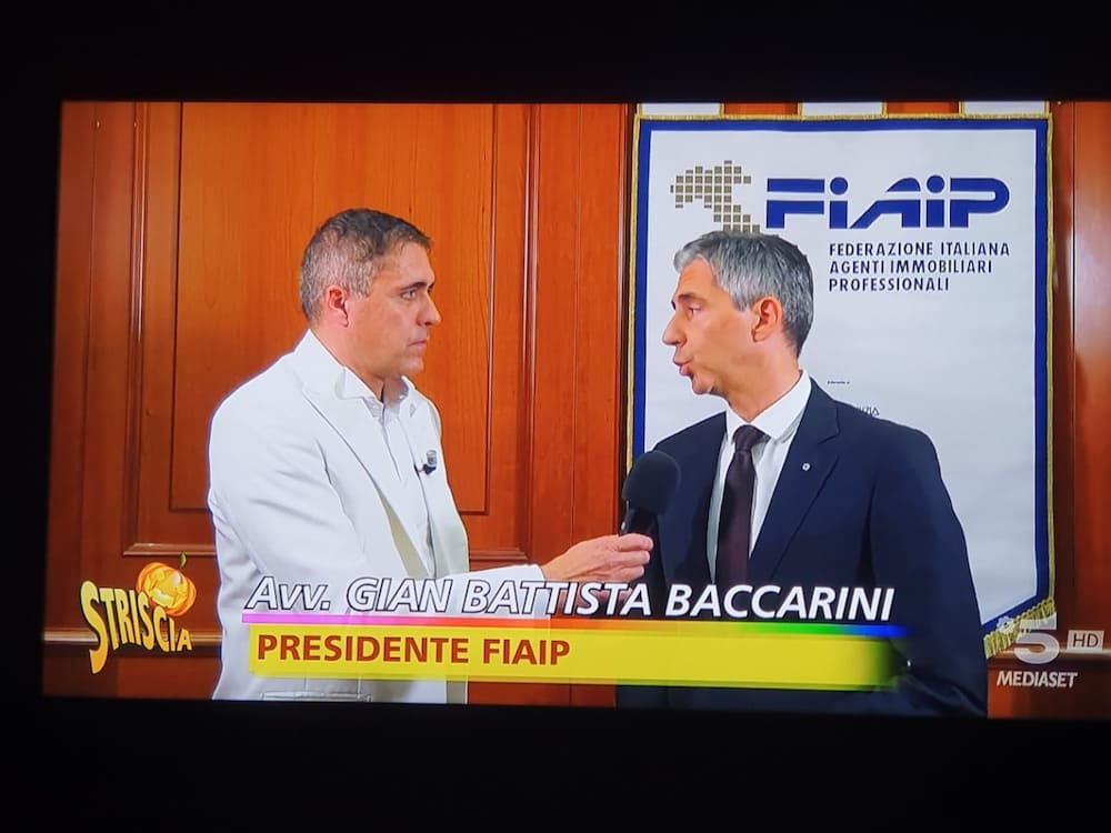 Fiaip-Savona-Baccarini a Striscia la notizia(1)